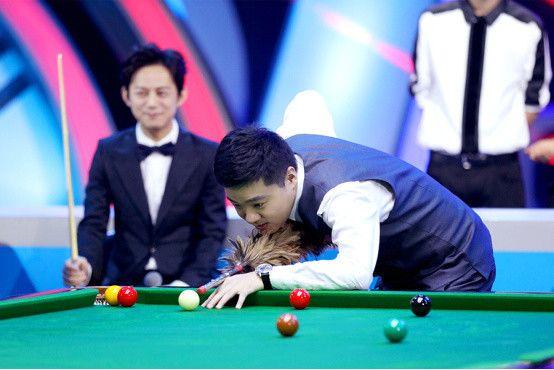 效限制红军 效限制红军