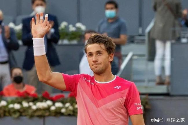 施廷懋凭借 施廷懋凭借