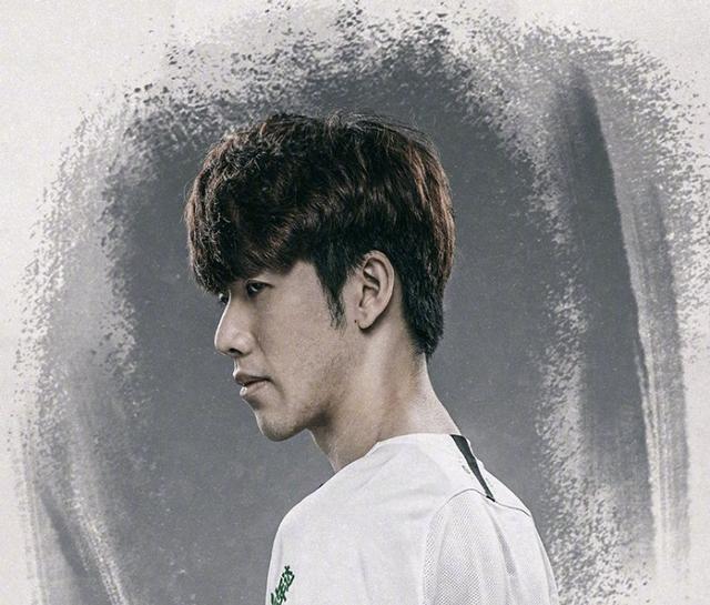 球员因为足 球员因为足